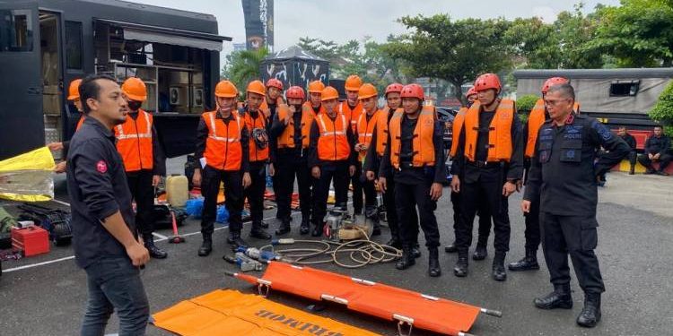 Personil Brimob Polda Sumut Gelar Pelatihan Alat-alat SAR, Untuk Tingkatkan Kemampuan