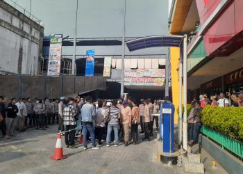 Massa BIMA Nyaris Bentrok Dengan Kepolisian Saat Demo Di Irian Market