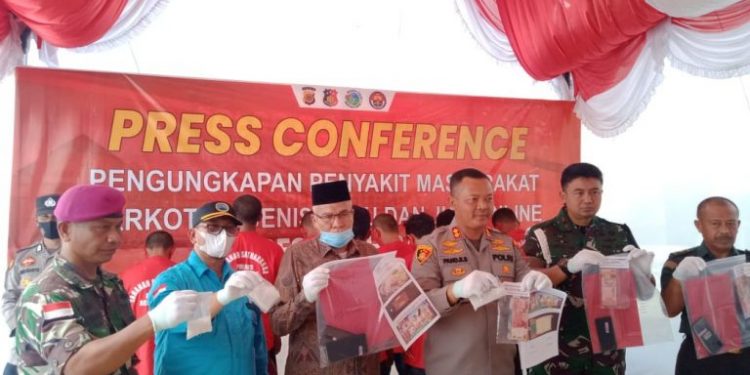 Pertama di Barsela Konpres Hadapan Publik : Pandji, Pengedar Narkoba Dimiskinkan