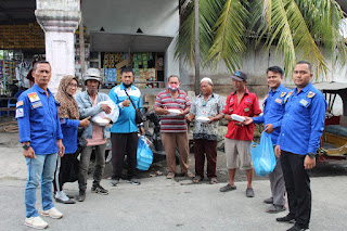 Pengurus DPK KNPI Kecamatan Medan Belawan, Giat Berbagi Sedekah di Jum’at Berkah