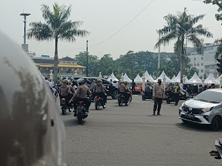 Sat Samapta Polrestabes Medan Lakukan Pengawalan Massa Unjuk Rasa Ke Konjen India
