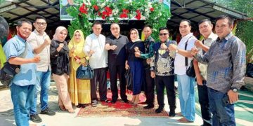 Ketua PW MOI Pekanbaru Aprianto dan Dedi Handoko ( DH ) Hadiri Acara Tepung Tawar Waketum DPP PW MOI T. Rusli Ahmad