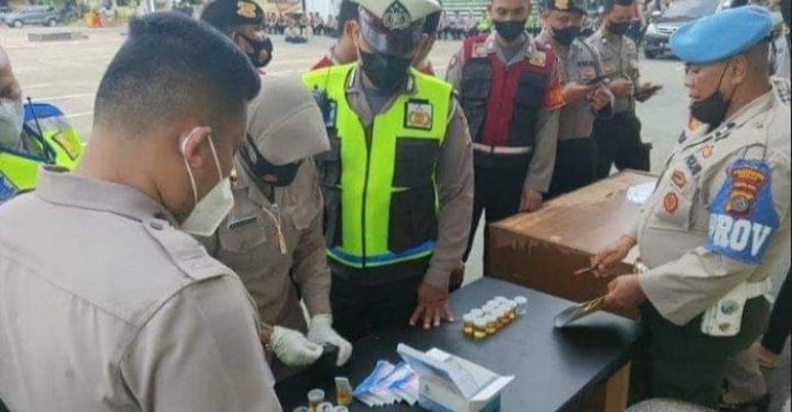 Pastikan Anggota Bebas Narkoba, Kapolrestabes Kota Medan Gelar Tes Urine ke Ratusan Personel