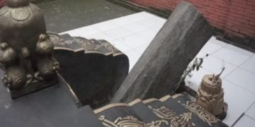 Misteri Batu Tak Berujung Yang Ditancapkan Patih Gajah Mada Tak Bisa Dicabut Alat Berat