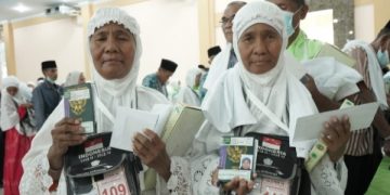 Saudari Kembar Asal Paluta Ini Berharap Dapat Jodoh Usai Melaksanakan Ibadah Haji