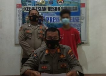 Pria Ini Terangsang saat Pacar Letakkan Kepala di Lehernya, Lalu