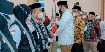 Bobby Nasution Melepas 391 Orang Jemaah Calon Haji (Calhaj) Kloter 04 Asal Kota Medan