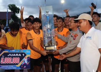 Rumbio FC Juarai Turnamen Futsal Memperebutkan Piala Bergilir Kapolres Tapteng 2022