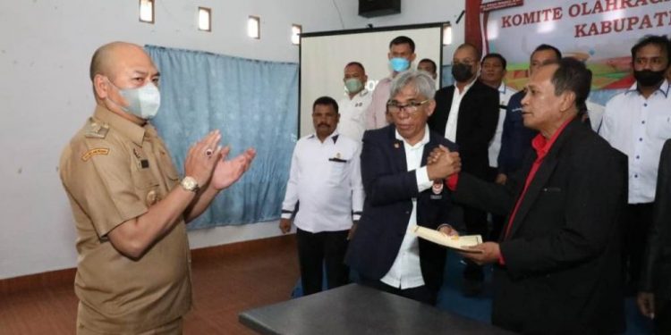 Robinhot Sianturi Dilantik Jadi Ketua KONI Taput Masa Bakti 2019-2023