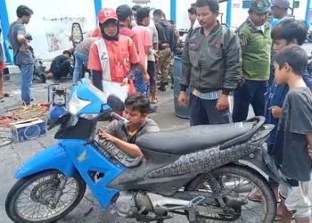Di SPBU Tapteng Ini Mendadak Jadi Bengkel Sepeda Motor, Ada Apa?