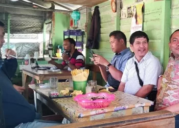 Bupati Pakpak Bharat Singgah di Kantin Tarigan Sekadar Diskusi, Hal Ini yang Dibahas