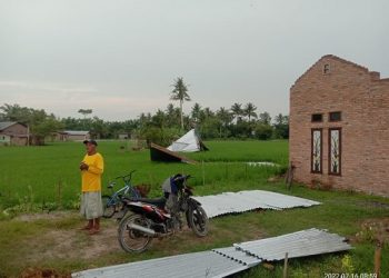 Angin Puting Beliung Hantam Rumah Warga di Desa Pematang Cermai