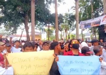 Warga Deli Serdang : 76 Tahun Kita Dikibuli