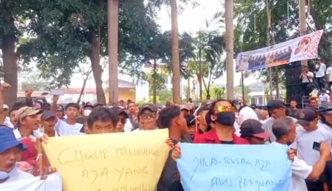 Warga Deli Serdang : 76 Tahun Kita Dikibuli