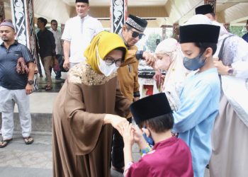Plt Wali Kota Pematangsiantar Sholat Idul Adha Bersama Warga di Lapangan H Adam Malik