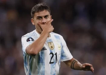 Klub Liga Italia AS Roma telah meresmikan kedatangan penyerang Paulo Dybala
