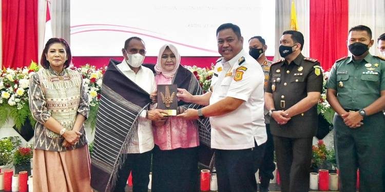 Edy Rahmayadi Bawa Investor untuk Bangun Pabrik Minyak Serai Wangi di Dairi