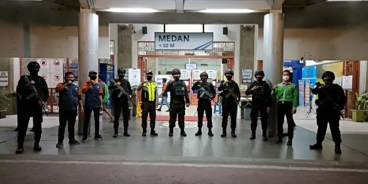Jaga Sitkamtibmas Kondusif, Brimob Polda Sumut Gelar Patroli 3C di Malam Hari