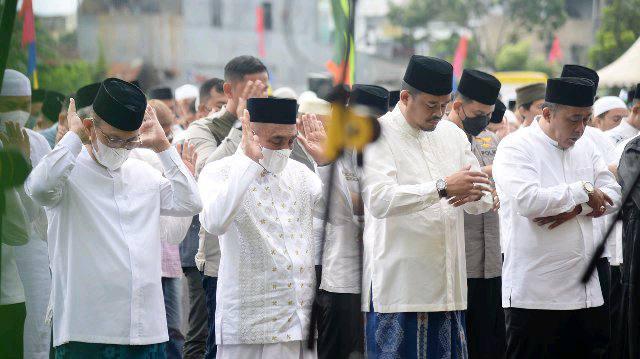 Edy Rahmayadi Salat Iduladha Bersama Warga Medan