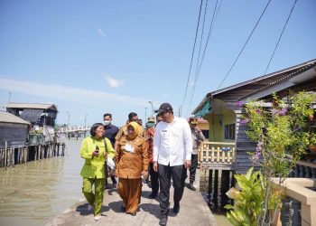 Serius Benahi Medan Utara, Bobby Nasution Survei Rumah Apung di Kota Tanjung Pinang