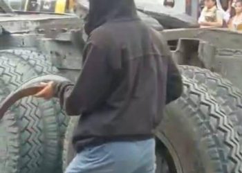 Petugas Kepolisian Biarkan Pelajar Menenteng Sajam Dan Buat Onar
