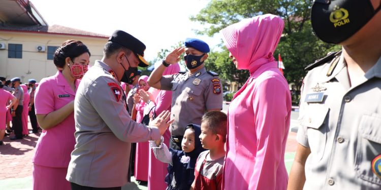 Kapolda Sumut Pimpin Upacara Kenaikan Pangkat 1.229 Personel