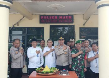 Camat Mauk, Camat Kemiri dan Danramil 09/Mauk, Beri Kejutan HUT Bhayangkara ke76 di Polsek Mauk