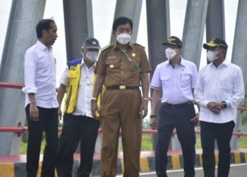 Presiden Republik Indonesia Ir. H. Joko Widodo Tinjau Jembatan Luahazebolo dan Ruas Jalan Lingkar Sirombu-Afulu
