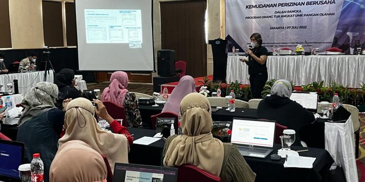Direktorat pemberdayaan masyarakat dan pelaku usaha pangan olahan melakukan Bimtek Perizinan Berusaha Dalam Rangka Program Orang Tua Angkat UMK Pangan Olahan