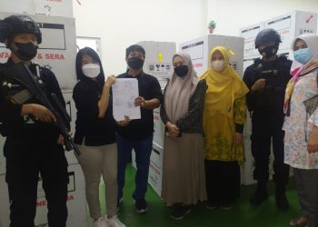Brimob Kawal Pendistribusian Vaksin Pfizer di Sumut
