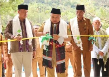 Masyarakat SD Hole antusias sambut kehadiran Bupati Tapsel