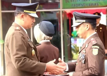 Kasi Pidum Kejari Palas Kuo Brata Kusuma SH Dapat Penghargaan Piagam Dan Pin Tanda Kehormatan Dari Presiden