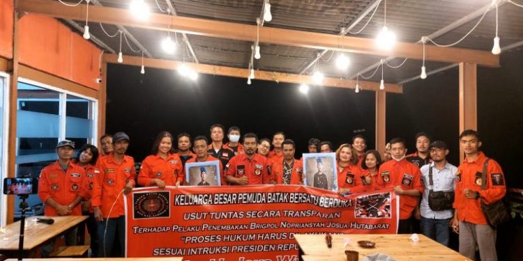 PBB Samosir Gelar Aksi Doa dan Nyalakan Lilin Untuk Brigadir J