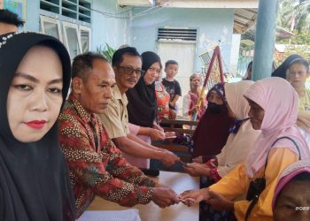 103 Warga Nagori Tangga Batu Terima BLT DD Tahap II