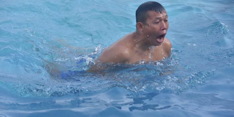 Jaga Kebugaran Tubuh Prajurit Petarung Yonmarhanlan I Laksanakan Latihan Renang