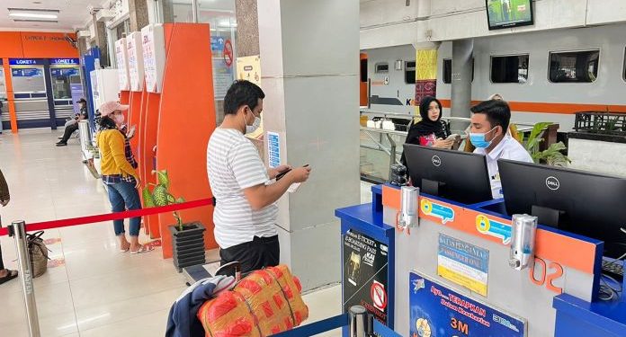 Naik Kereta Api Wajib Booster atau PCR, Berikut Persyaratannya