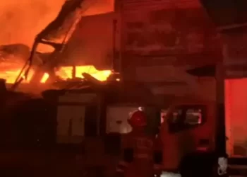 Sebuah Pabrik di Kalideres Terbakar Penyebab Masih Belum Diketahui