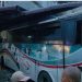 Bus PMS Diduga Hilang Kendali Dan Menabrak Mobil Daihatsu Sigra Sebelum Akhirnya Menyeruduk Rumah Warga.