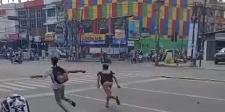 Pelaku Tawuran yang Sebabkan Mobil Warga Rusak Belum Ditangkap