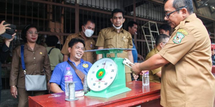 Dinas Kumperdag Siantar Gelar Tera Ulang Gratis di Pasar Horas