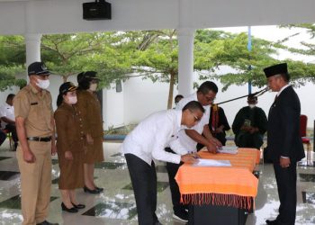10 Pejabat Administrator dan Pengawas di Lingkungan Pemkab Simalungun Dilantik