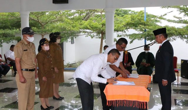 10 Pejabat Administrator dan Pengawas di Lingkungan Pemkab Simalungun Dilantik