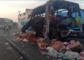 Bus PMH dan Truk Sembako Tabrakan di Jalinsum Asahan