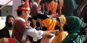 Ketua TP PKK Deliserdang Yunita Terima Penghargaan Satyalencana Wira Karya dari Presiden