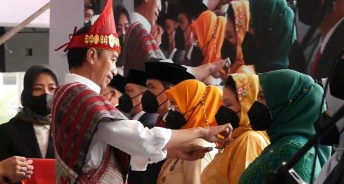 Ketua TP PKK Deliserdang Yunita Terima Penghargaan Satyalencana Wira Karya dari Presiden