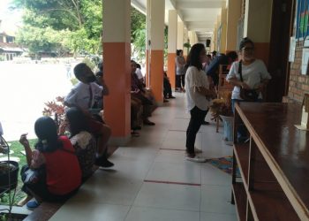 Libur Usai, Emak-Emak Pematangsiantar Ikut Sekolah di Hari Pertama Ajaran Baru