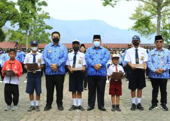 ‘Surat untuk Kapolri’ Hantarkan Siswa SMP Samosir Jadi Juara