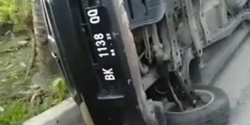 Penggerebekkan Narkoba Di Deli Serdang Berujung Mobil Polisi Dibalikkan Oleh Warga