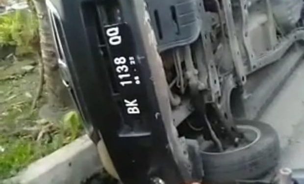 Penggerebekkan Narkoba Di Deli Serdang Berujung Mobil Polisi Dibalikkan Oleh Warga