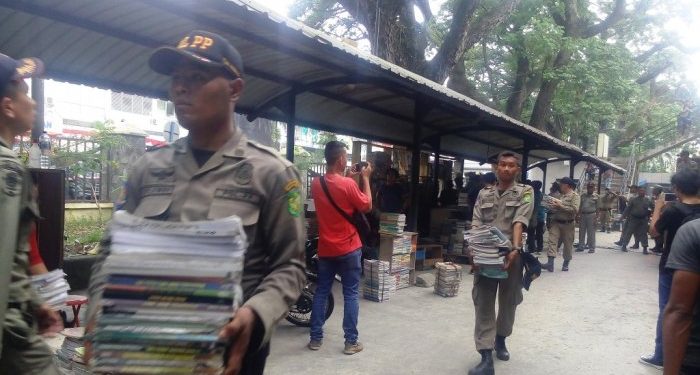 Pemko Medan Berlaku Zalim, Paksa Pedagang Buku Pindah, Meski Tempat Relokasi Belum Selesai